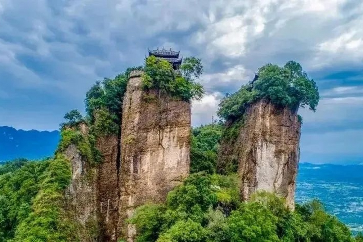 Jiangyou Douchuan Mountain